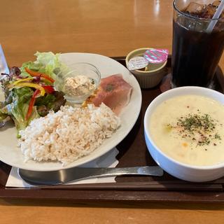 ランチセットの日替わりスープとサラダ(SOUP CAFE Daily Spoon （スープカフェ デイリースプーン）)