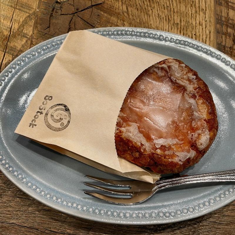 ボストック　シナモンロール(AC ROASTERY 塚口)