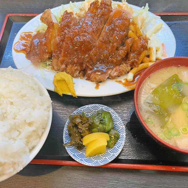 トンカツ定食(まんだらや)