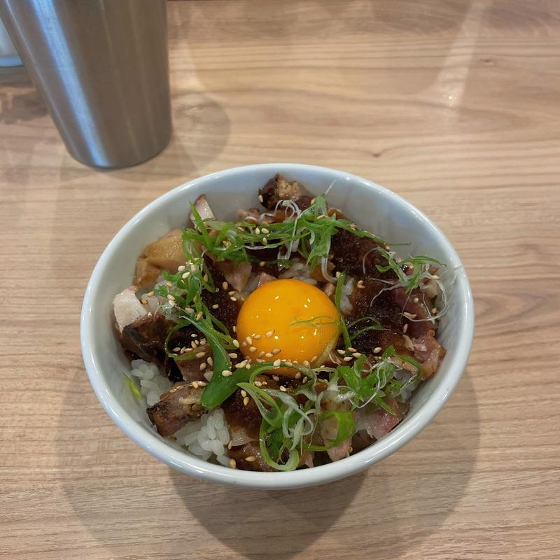 吊るし焼豚ご飯(麺処 にし尾)