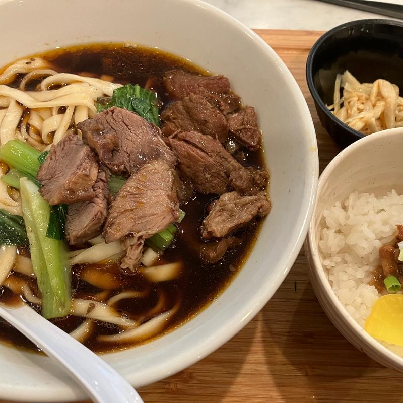 台湾牛肉麺セット(台湾担仔麺 )