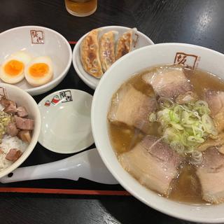 満足セット(喜多方ラーメン坂内 汐留シティセンター店)