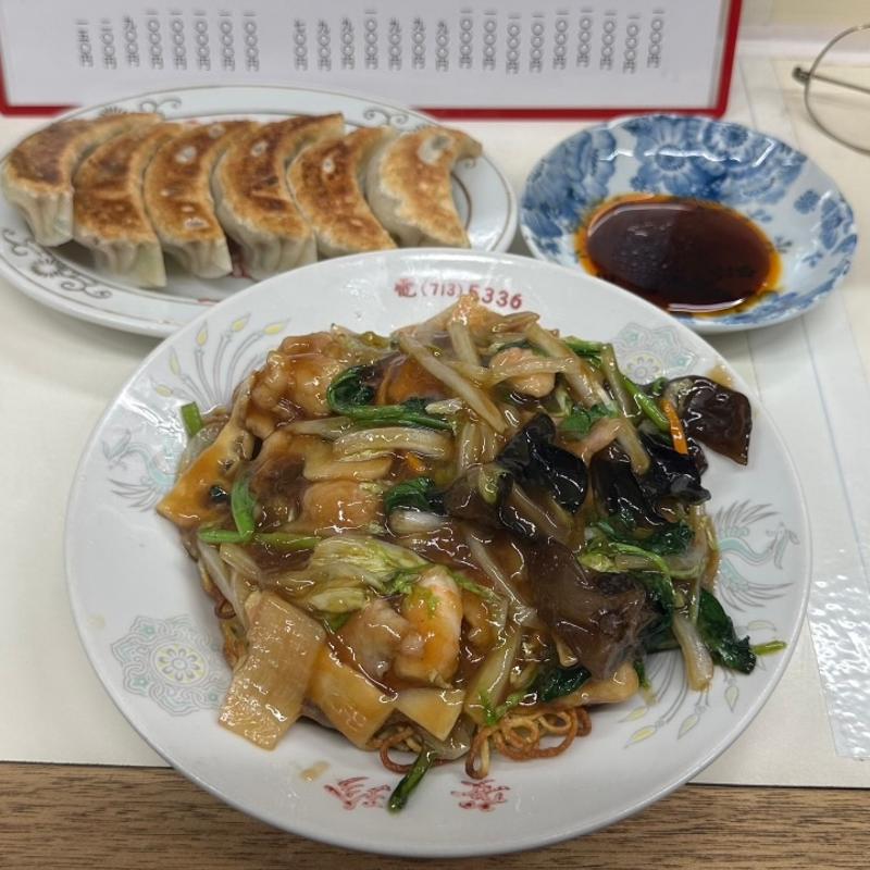 五目焼きそば　餃子(安珍)