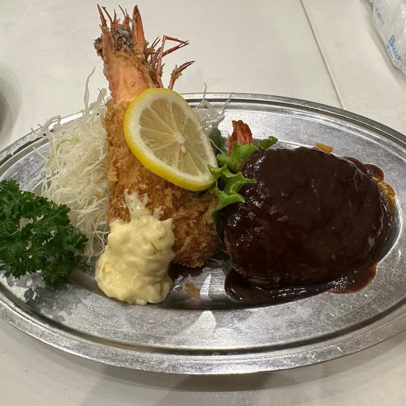 有頭海老フライとハンバーグ(レストラン桂)
