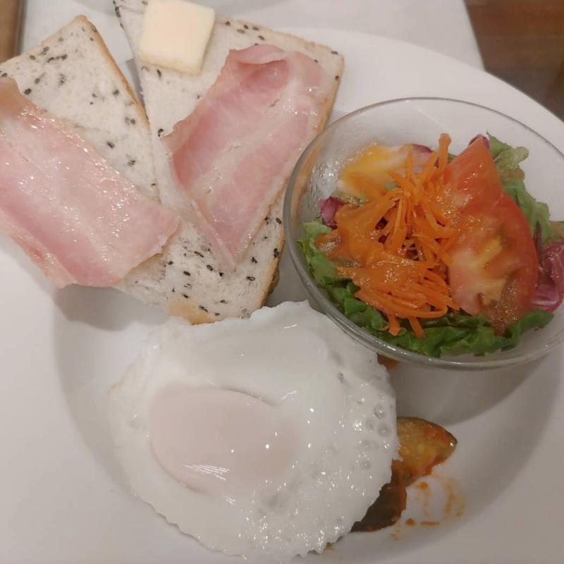 Aセット  セサミブレッド&ベーコンエッグ(illy CAFFÈ)