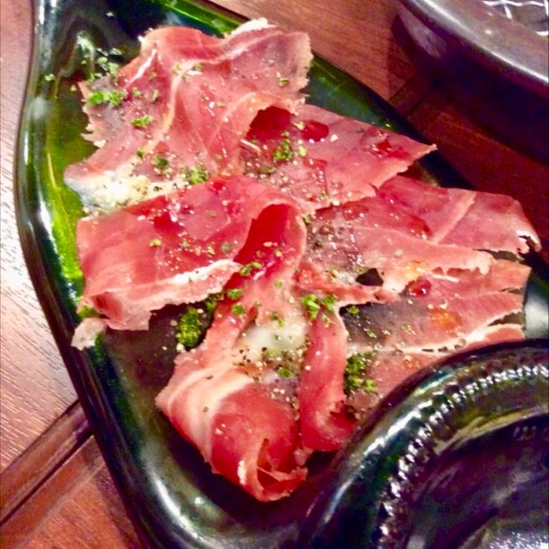 ハモンセラーノの生ハム(肉焼屋ワイン部 ジャストMEAT  （ニクヤキヤワインブ ジャストミート）)