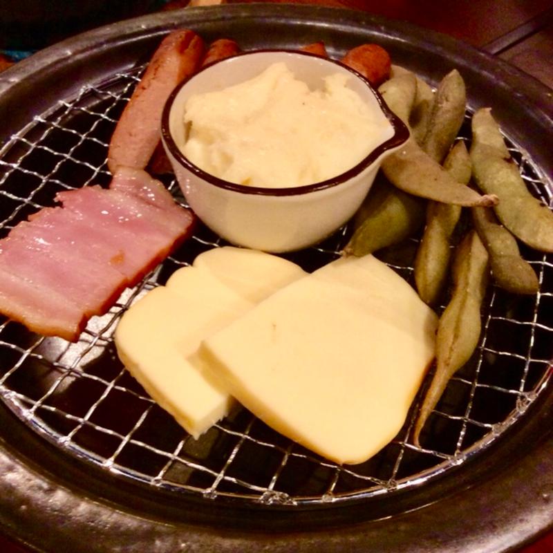 自家製燻製盛り(肉焼屋ワイン部 ジャストMEAT  （ニクヤキヤワインブ ジャストミート）)