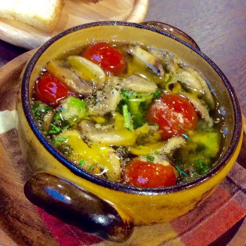 野菜のアヒージョ(肉焼屋ワイン部 ジャストMEAT  （ニクヤキヤワインブ ジャストミート）)