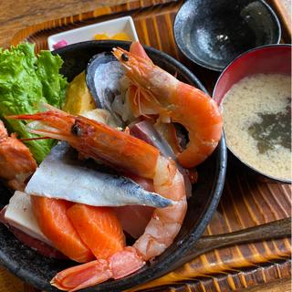 海鮮丼(男鹿海鮮料理　三代目ほたる )
