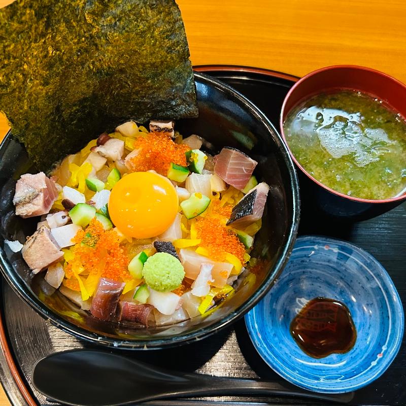 海鮮丼(まえ田 )
