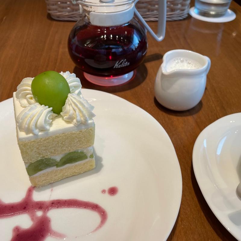 シャインマスカットのショートケーキ(京橋千疋屋 東武池袋6F パーラー)