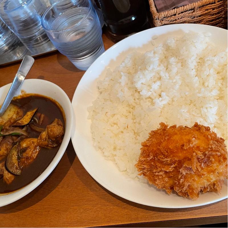 チキンと野菜のカリー カニクリームコロッケ(カリー屋 ジンコック)