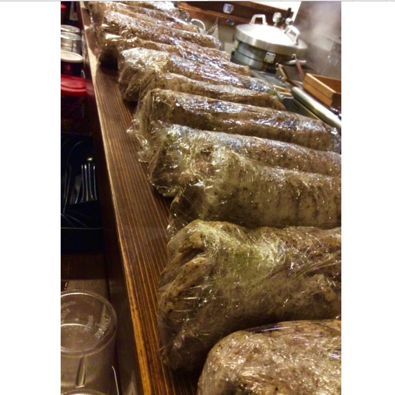 チャーシュー(仕込み中)(極濃豚骨 らーめん小僧)