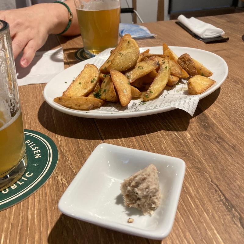 フライドポテトアンチョビ&ガーリック(藤沢ビール食堂 ビアメゾン)