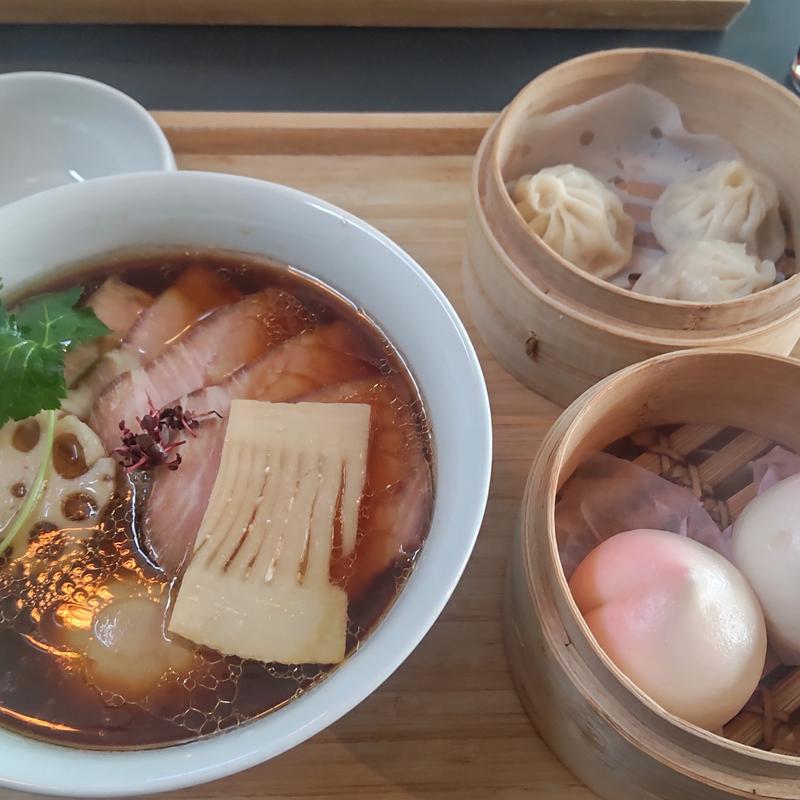 (らぁ麺と点心 麺屋グラフミ)