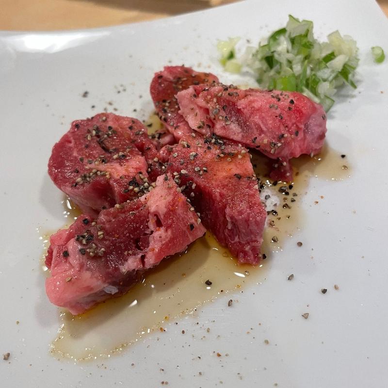 掟破りの厚切りタン(松坂ホルモンまつや 津駅前店 )