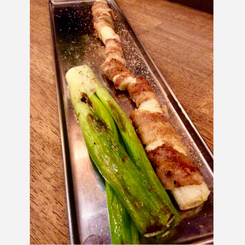 1本丸ごとの白ネギの豚巻き(野菜肉巻き串 ぐるり 福島)