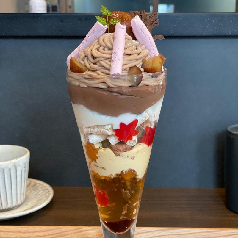 ほうじ茶と栗のモンブランパフェ(CHOCOLATERIE SANDGLASS （ショコラトリーサンドグラス）)
