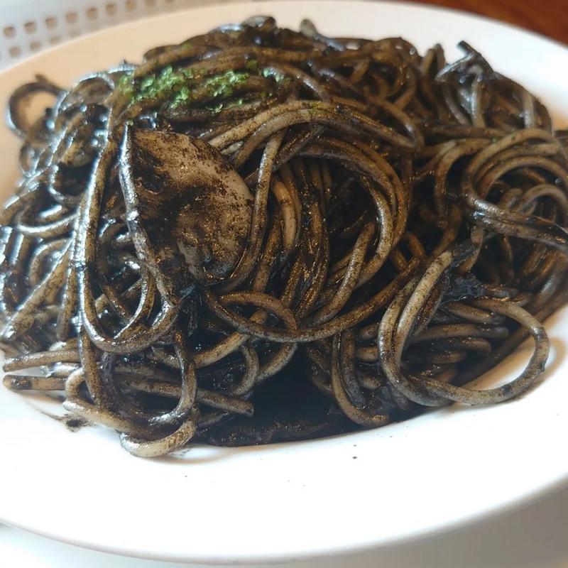 ネロ(イカ・イカスミ)(ラ・タベルナ )