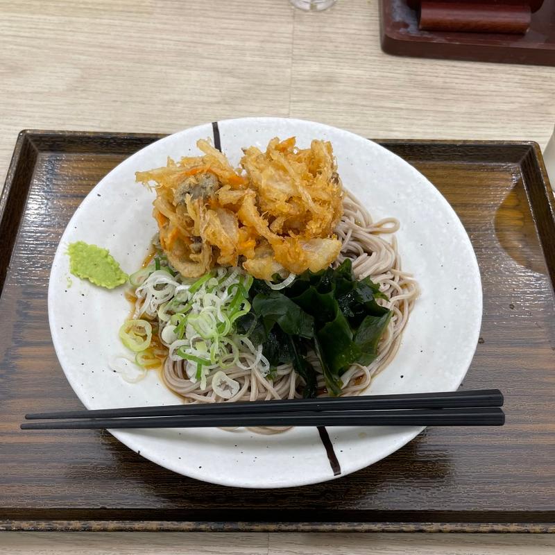 きのこのかき揚げそば（冷）(しぶそば 菊名店)