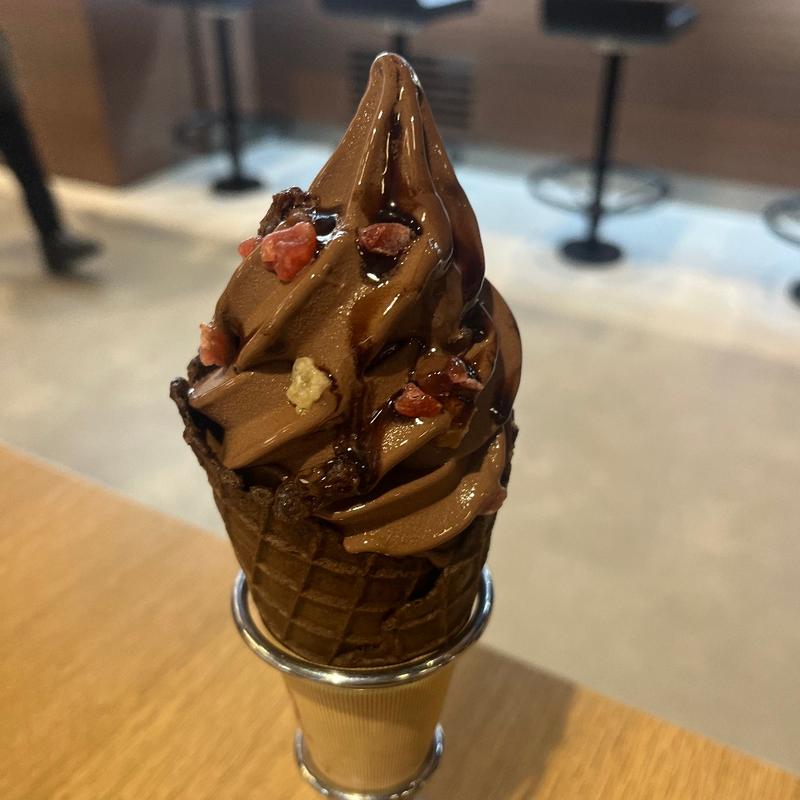 ソフトクリーム（チョコ）トッピングあり(たまごとミルク ららぽーと門真店)