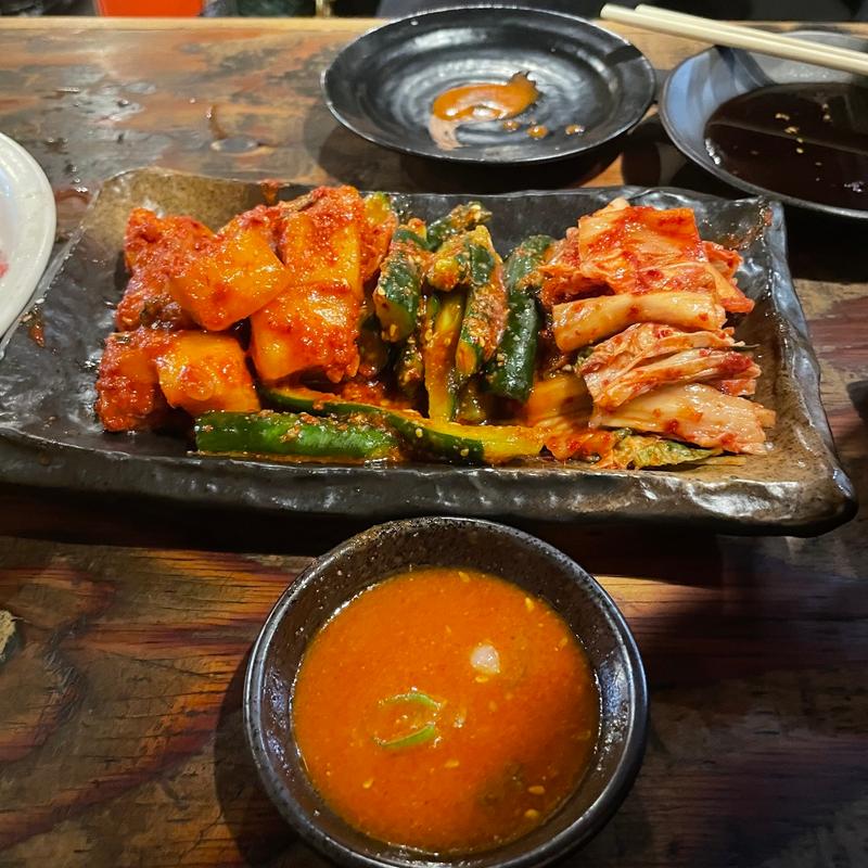 キムチ盛り合わせ(炭火焼肉 仁)