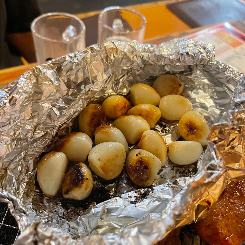 にんにくのバターホイル焼き(炭火焼肉 仁)