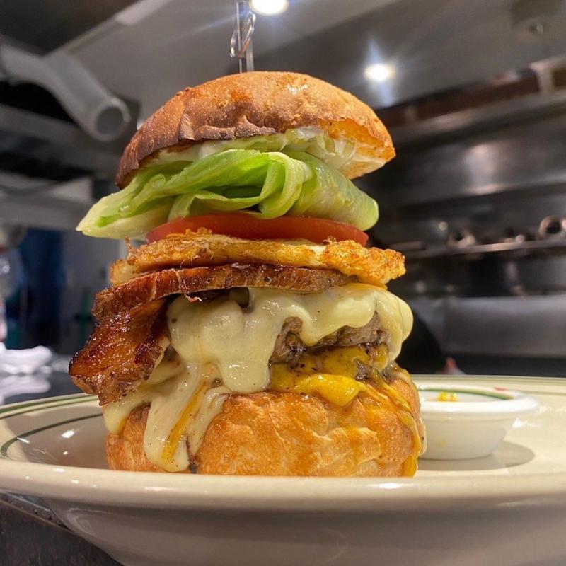 ダブルチーズバーガー ベーコン エッグ(マンチズ バーガー シャック （MUNCH'S BURGER SHACK）)