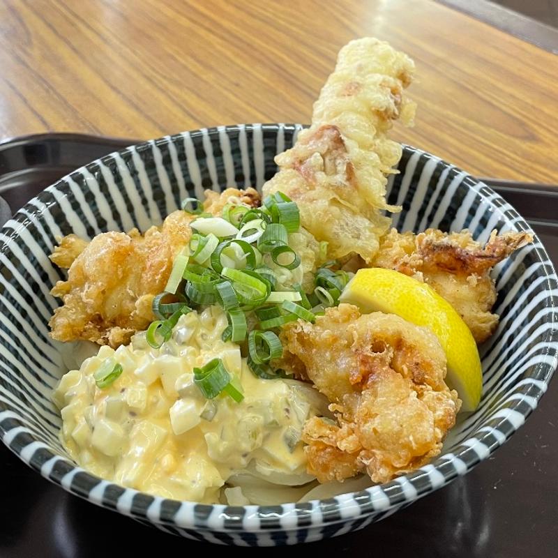 ちくわ天つきぶっかけ鶏天タルタルうどん(八割うどん)