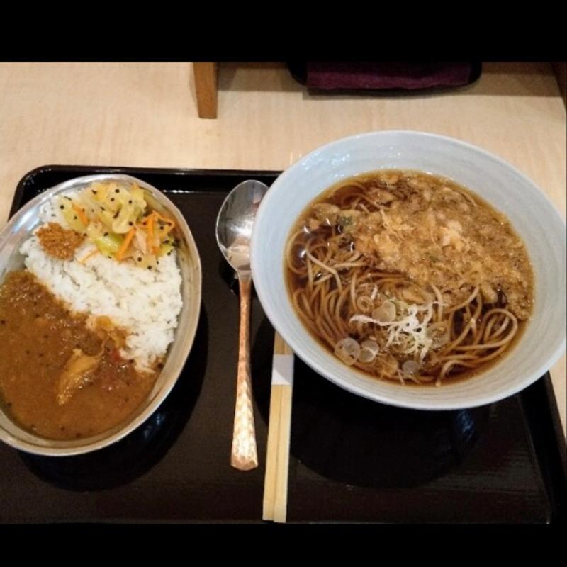 ミニカレー　半たぬきそば(田そば （デンソバ）)