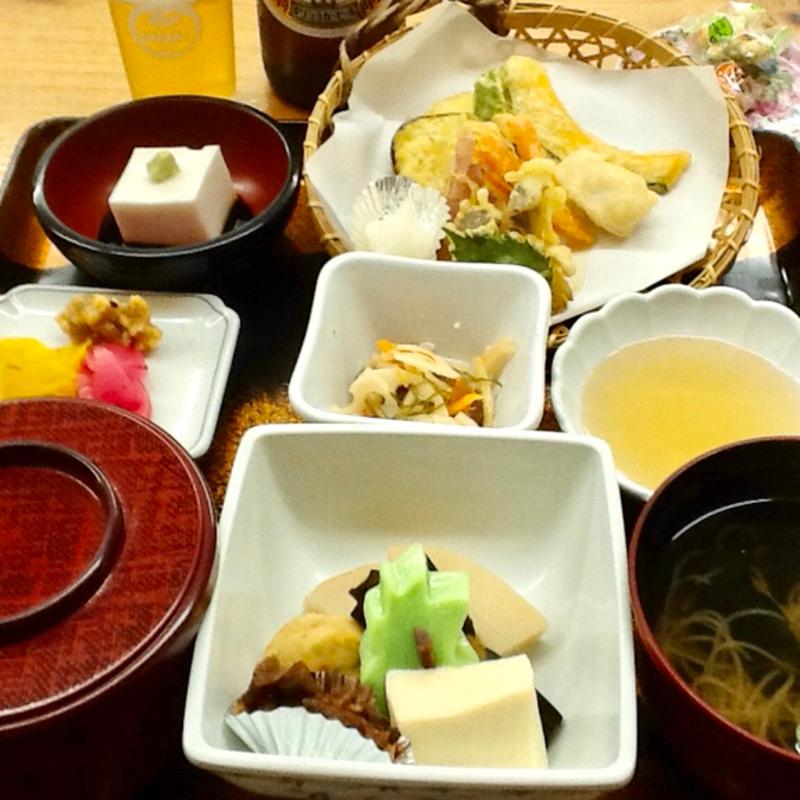 精進定食(中本名玉堂食堂部 （中本）)