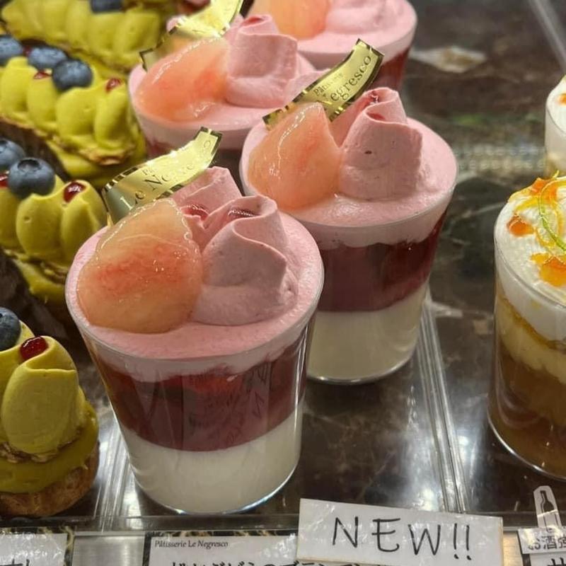桃とぶどうのブランマンジェ(パティスリー ル・ネグレスコ Patisserie Le Negresco』)