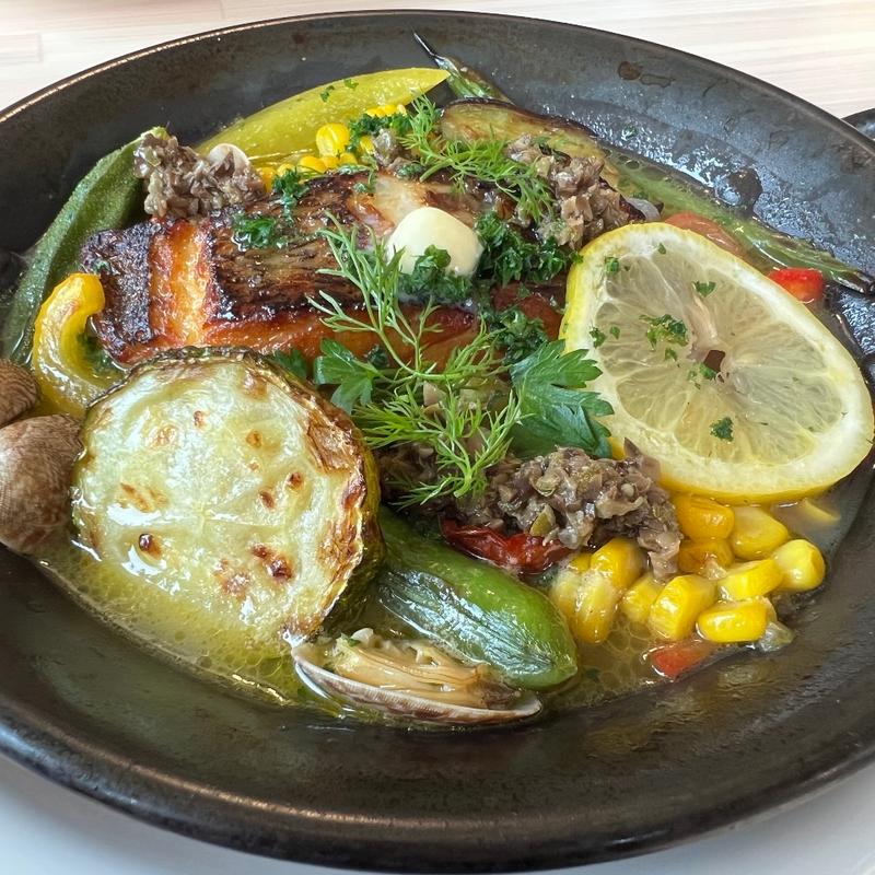 麓の市場で仕入れたアクアパッツァ(レストラン C.L.GARDEN)