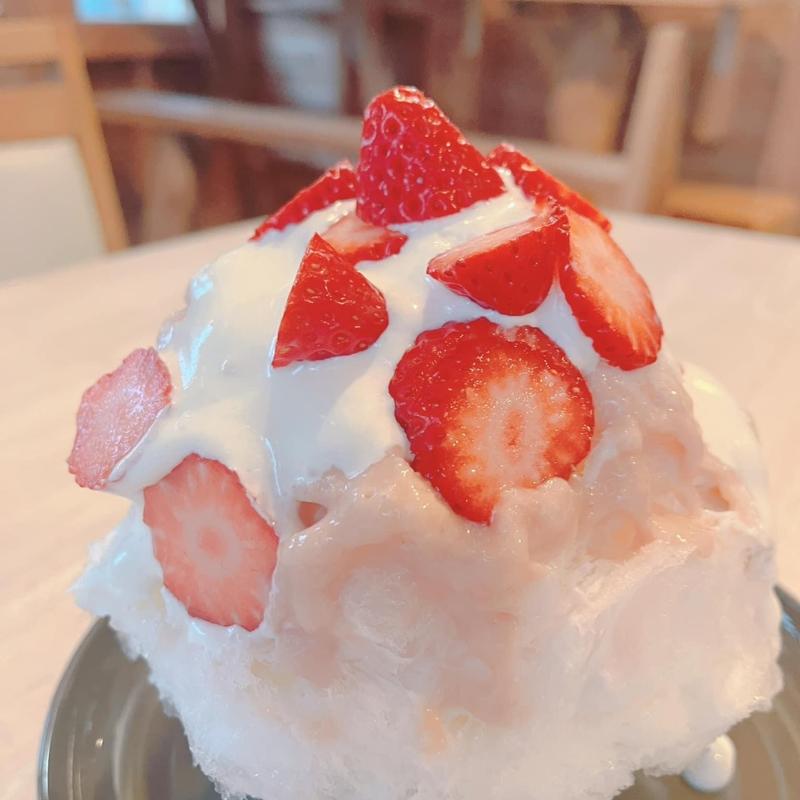 いちごの甘酒のかき氷(しあわせ かき氷店)
