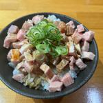 レアチャ丼小(麺屋 じすり)