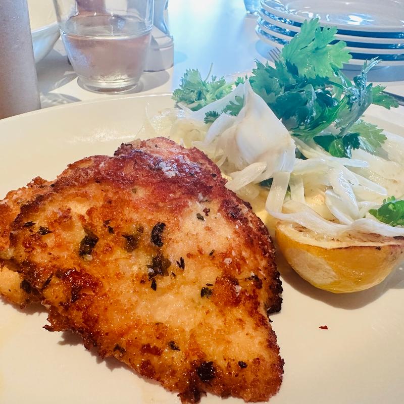 パルメザンチキンシュニッツェル(bills)
