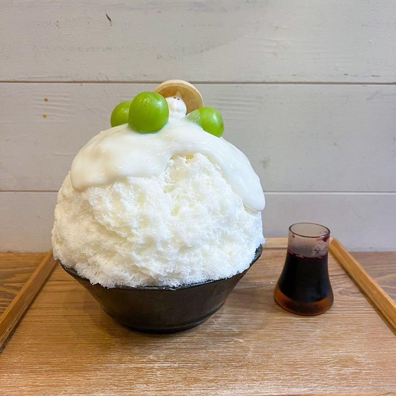 シャインマスカット大福氷(新宿かき氷専門店 ＊氷おばけ＊)