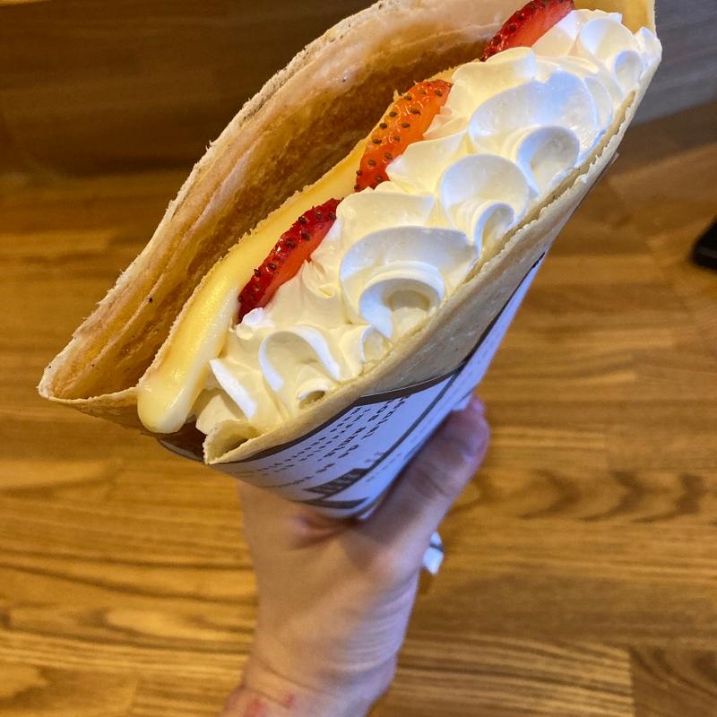 イチゴホイップカスタード(奈。かふぇ)