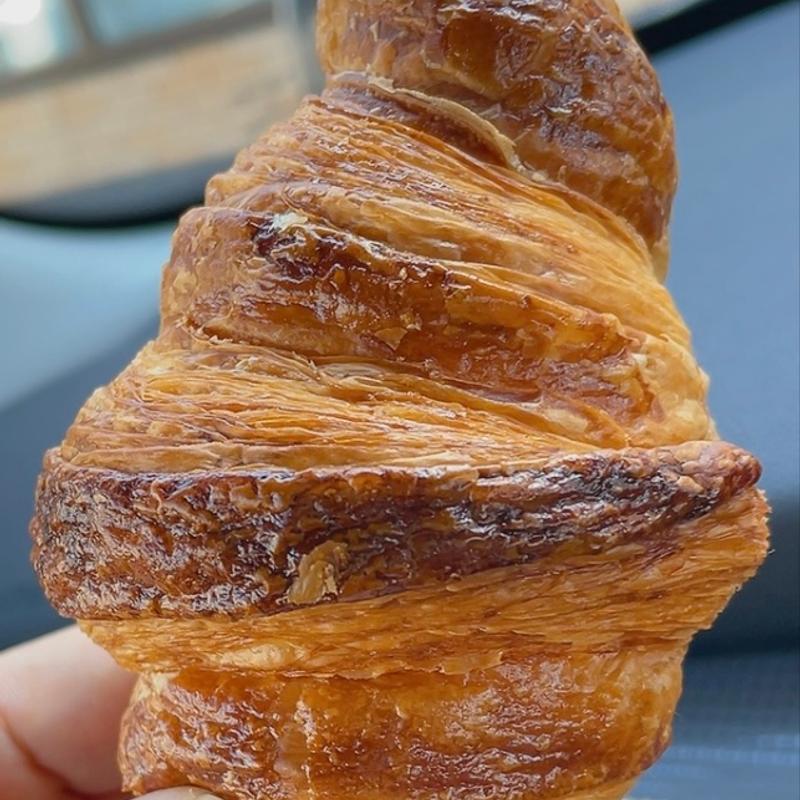 クロワッサン(panaderia perro)