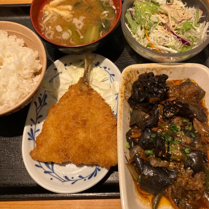 なすの炒めもの➕アジフライ(西新宿小町食堂)