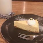 NYチーズケーキ、バナナジュース(キトカフェ （kitocafe）)