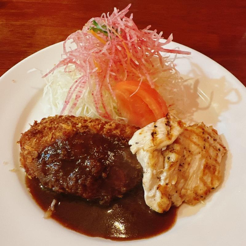 オーレ特製メンチカツとグリルチキンのコンビネーションプレート(オーレオーレ （Ole Ole）)