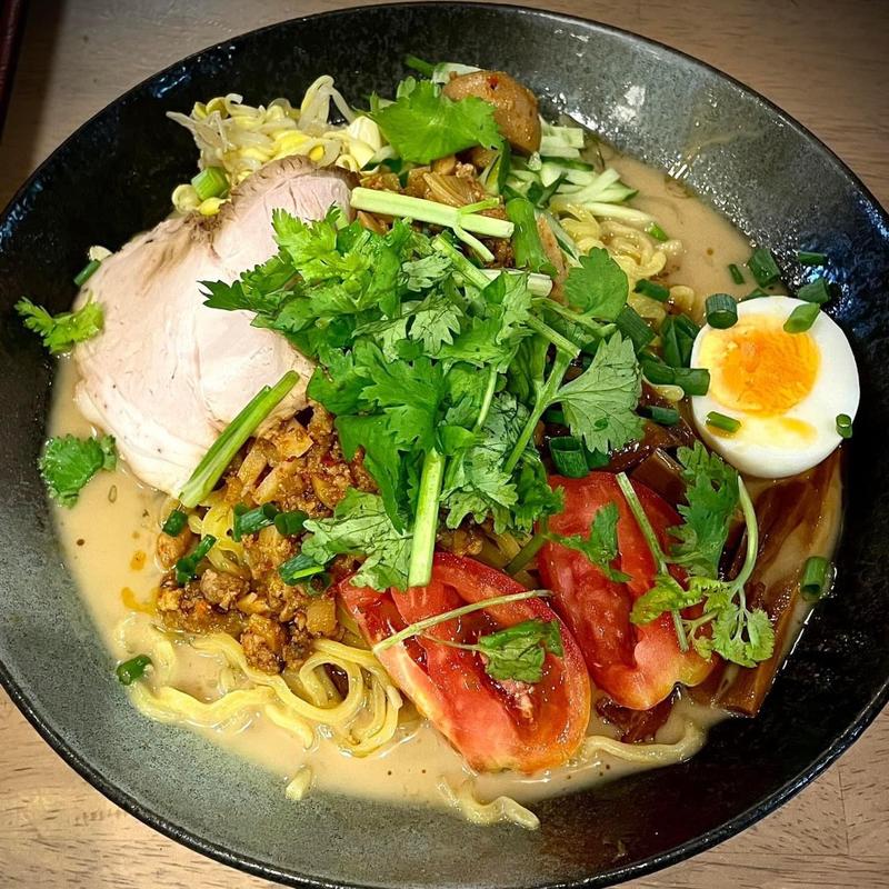 香草胡麻ダレ冷やし中華(ラーメン専門・昭和居酒屋 | 元祖札幌や)