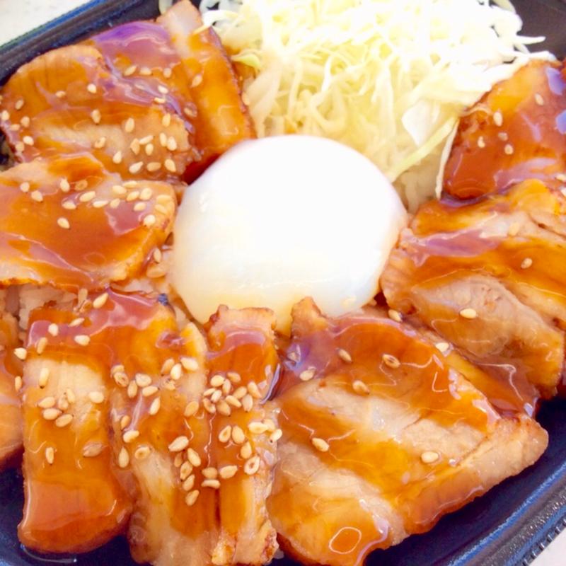 直火で炙った焼豚丼(ローソン 神出町小束野店)