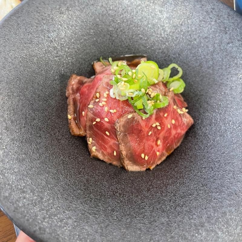 レアステーキ丼(ラーメン悟空 )