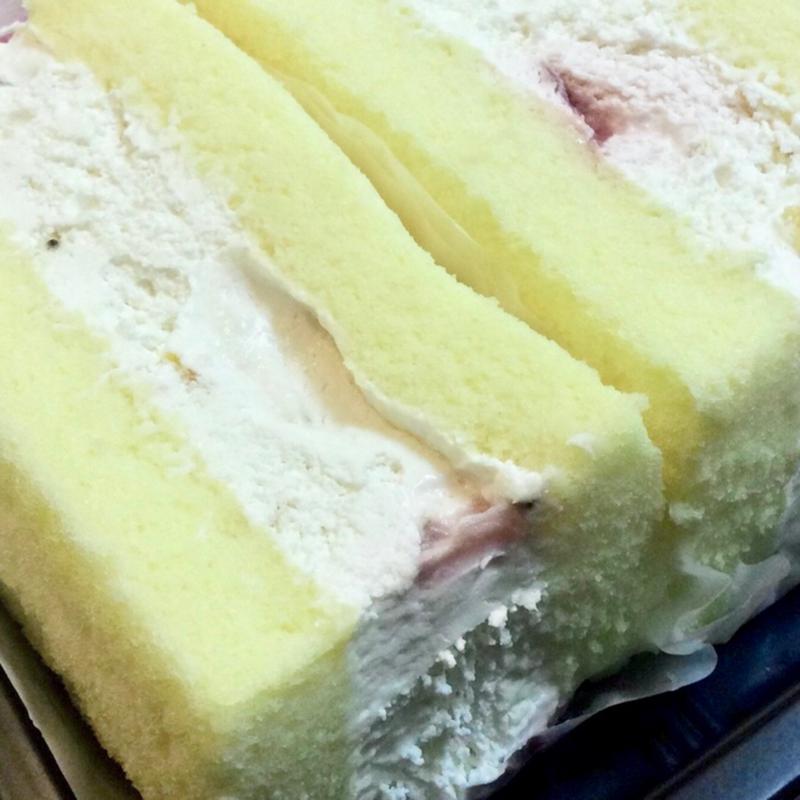 元町サンドケーキ(苺＆桃)(スイートガーデン神戸工場　直販店 )