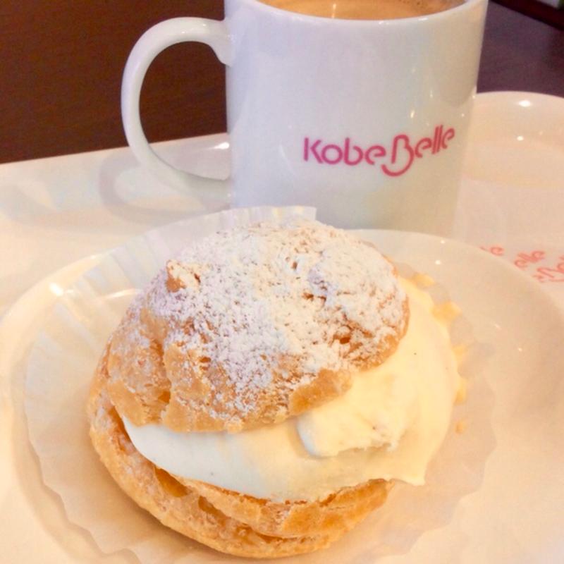 シュークリームとコーヒー(神戸ベル西神中央駅店)