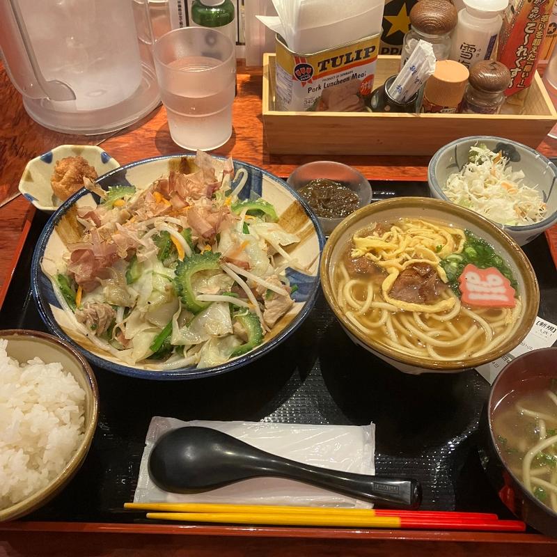 日替わりちゃんぷる〜定食　& ミニ沖縄そば(新垣家 )