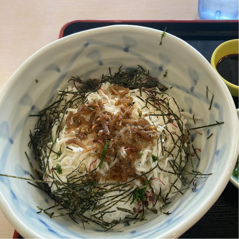 しらす2色丼(岬亭)