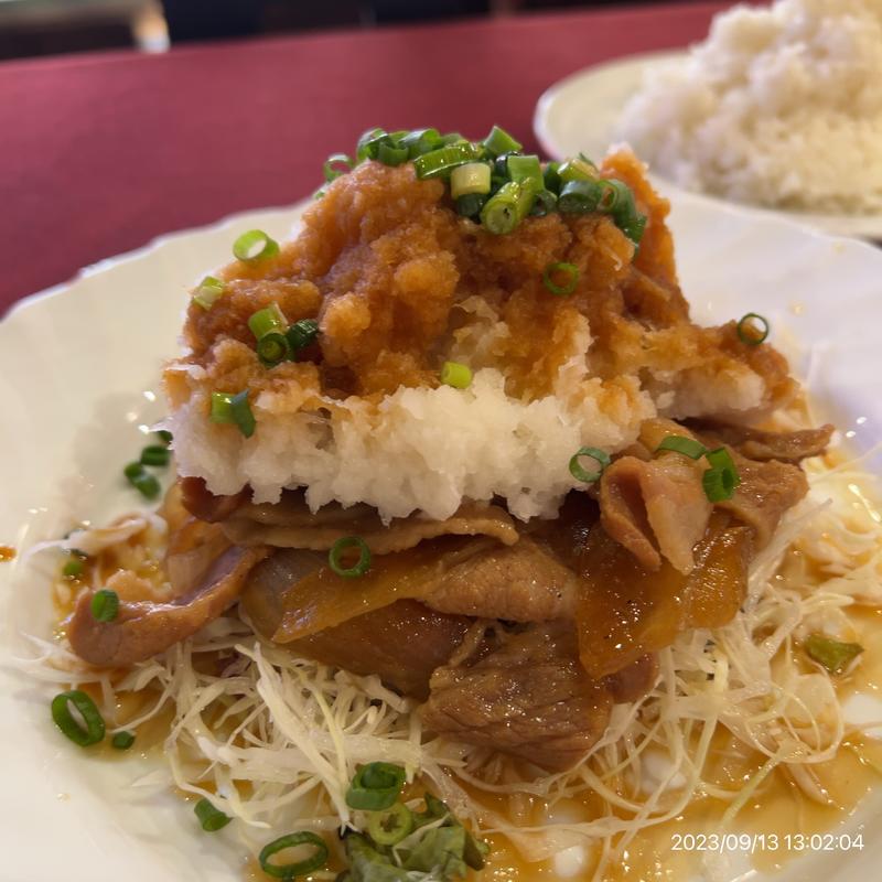 てんこ盛りしょうが焼き(和風イタリアン創作料理 ねこのしっぽ)